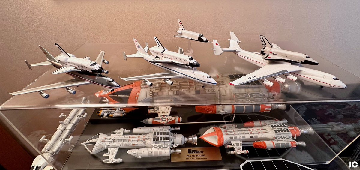 EagleAlpha1999's tweet image. My SCA die-cast 1/400 collection #NASA #SCA #SpaceShuttle #realspace #Buran #Antonov #AN225 #Mriya #Boeing #B747 #ShuttleCarierAircraft