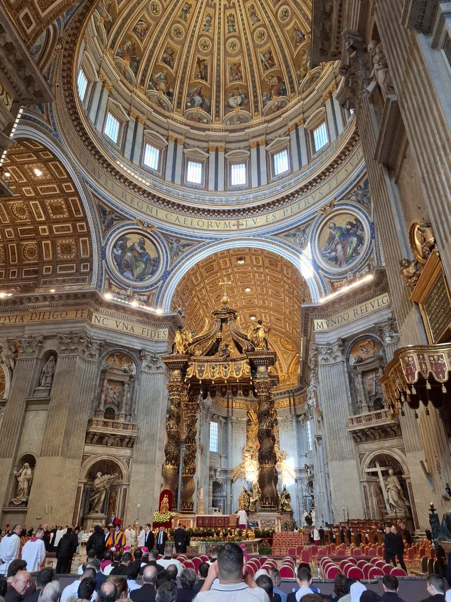 Así se vivió la Santa Eucaristía de  pro  eligiendo Romano Pontífice en la Basílica de San Pedro.