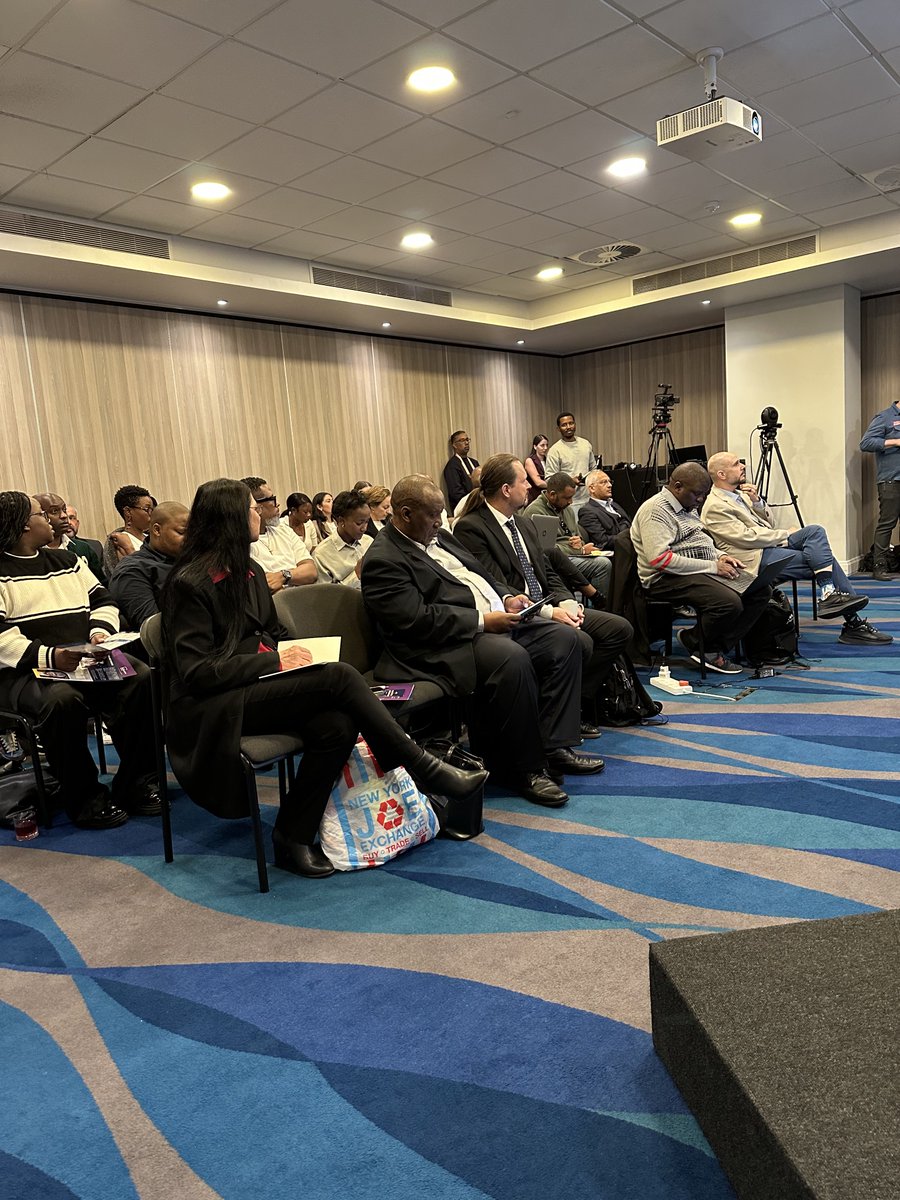 VSML_SA's tweet photo. All eyes are on Clive Bates as he delivers the virtual keynote on ‘Principles & Impact of THR’ at the #QuitLikeSweden event in Cape Town.
#VSMLSA #HarmReduction https://t.co/xrOCQbMsqM