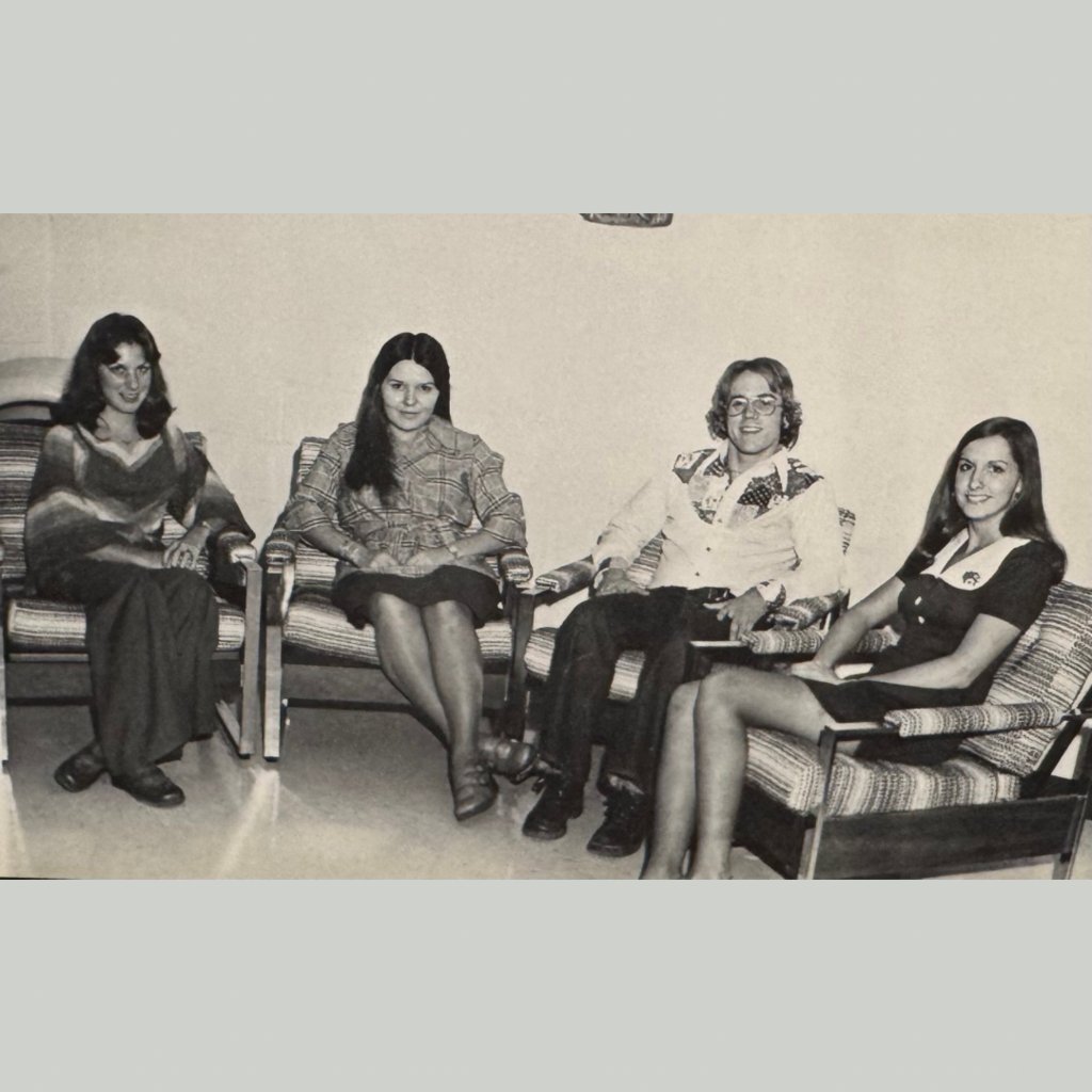 👨‍🏫 Way Back When-sday is here! Today we feature the 1976 Senior Officers! Who recognizes these Warriors?