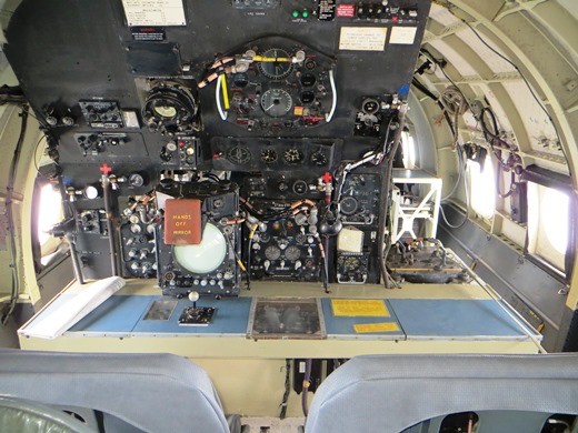 NewarkAirMus's tweet image. Now we have access to a different device, here's the training suite in #TG517 &amp;amp; the #Vulcan suite in our #XM594 for comparison!