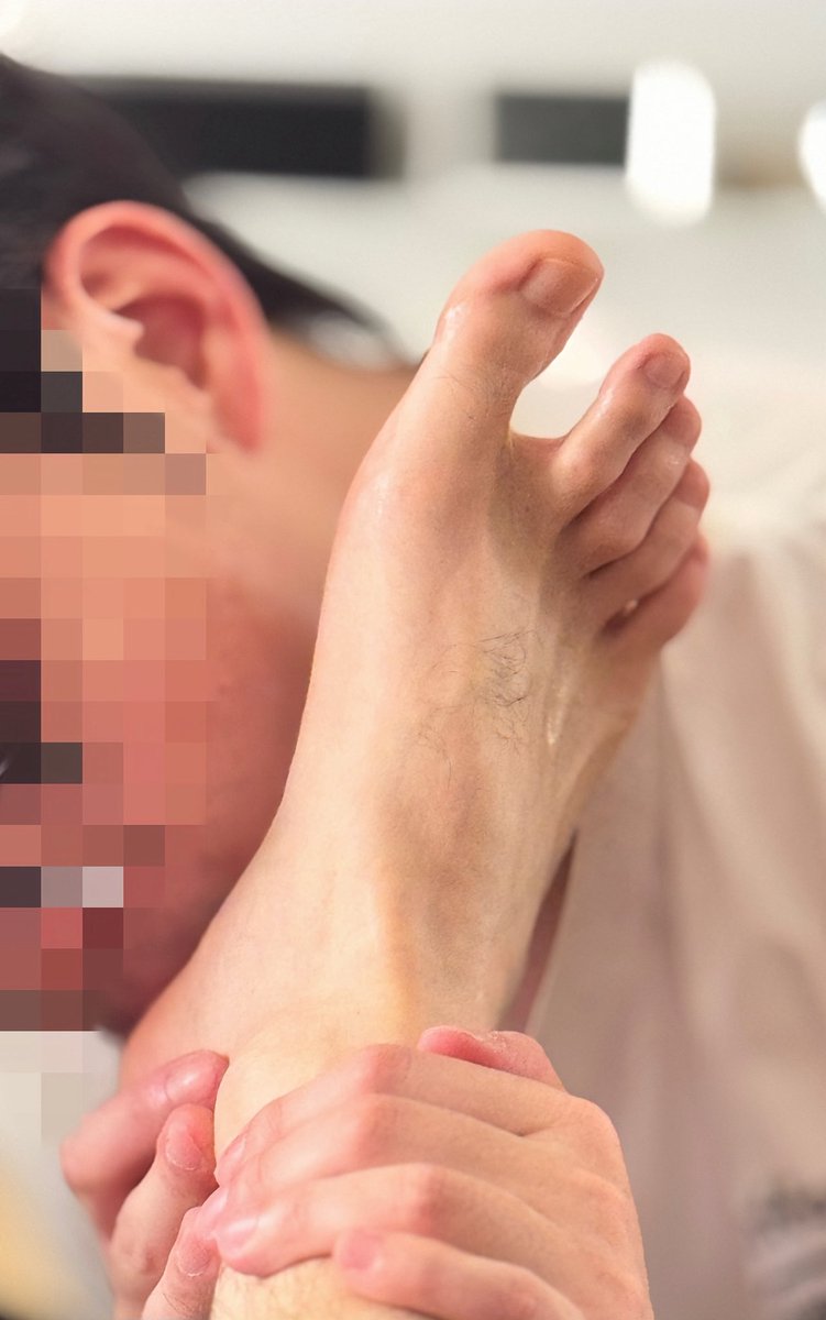 我这41码的脚 似乎挺好塞🥴