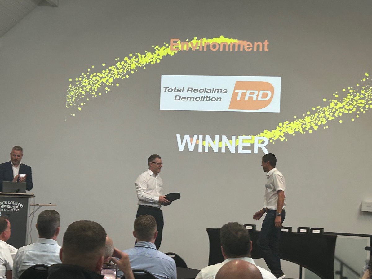 TotalReclaims's tweet image. We’re proud to share that TRD has won an Environmental Award from Vinci Development for our demolition works at Shrewsbury Hospital. This recognition highlights our commitment to sustainable demolition and responsible waste management throughout the project.