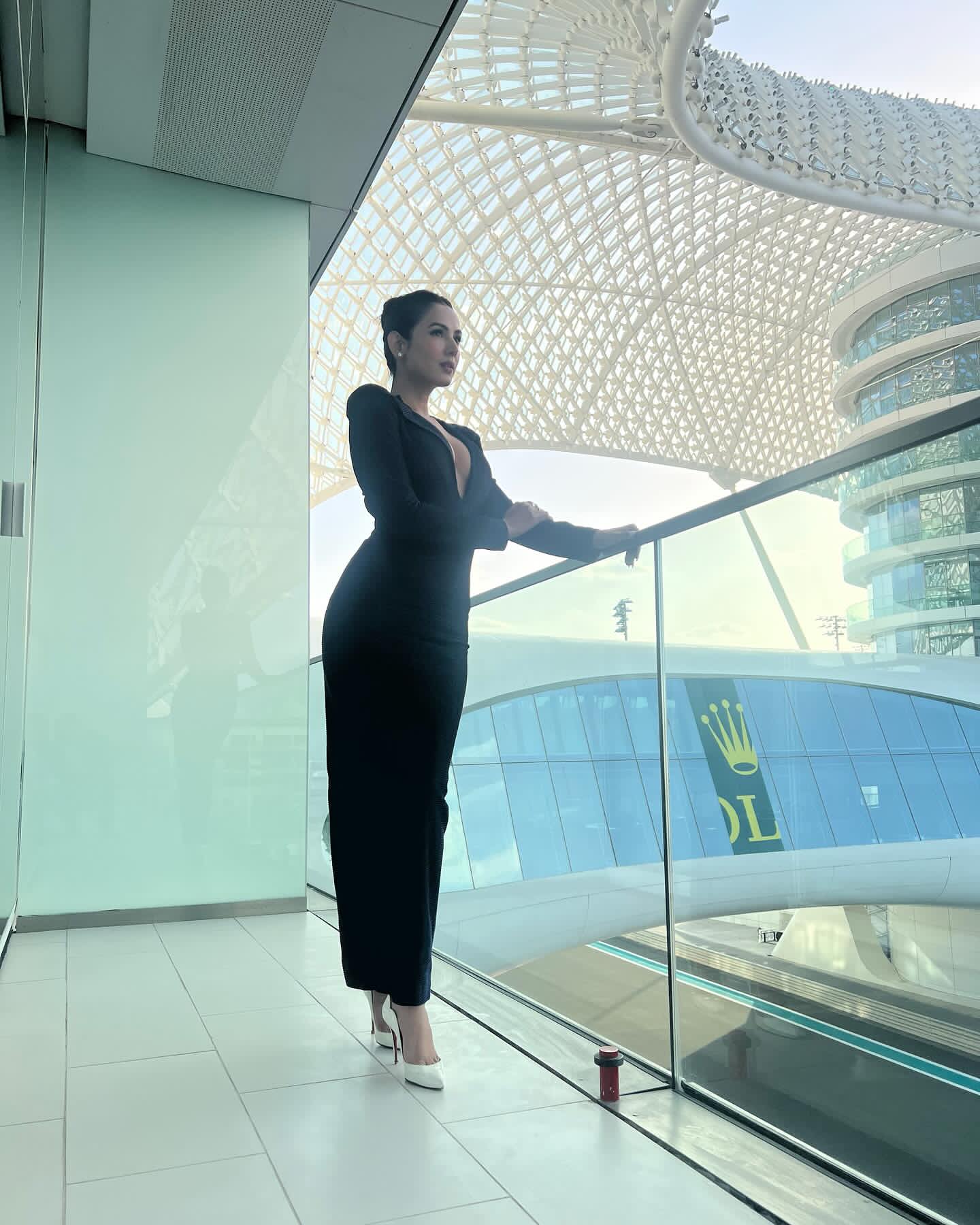 GqWUJWBawAATN57?format=jpg&name=large