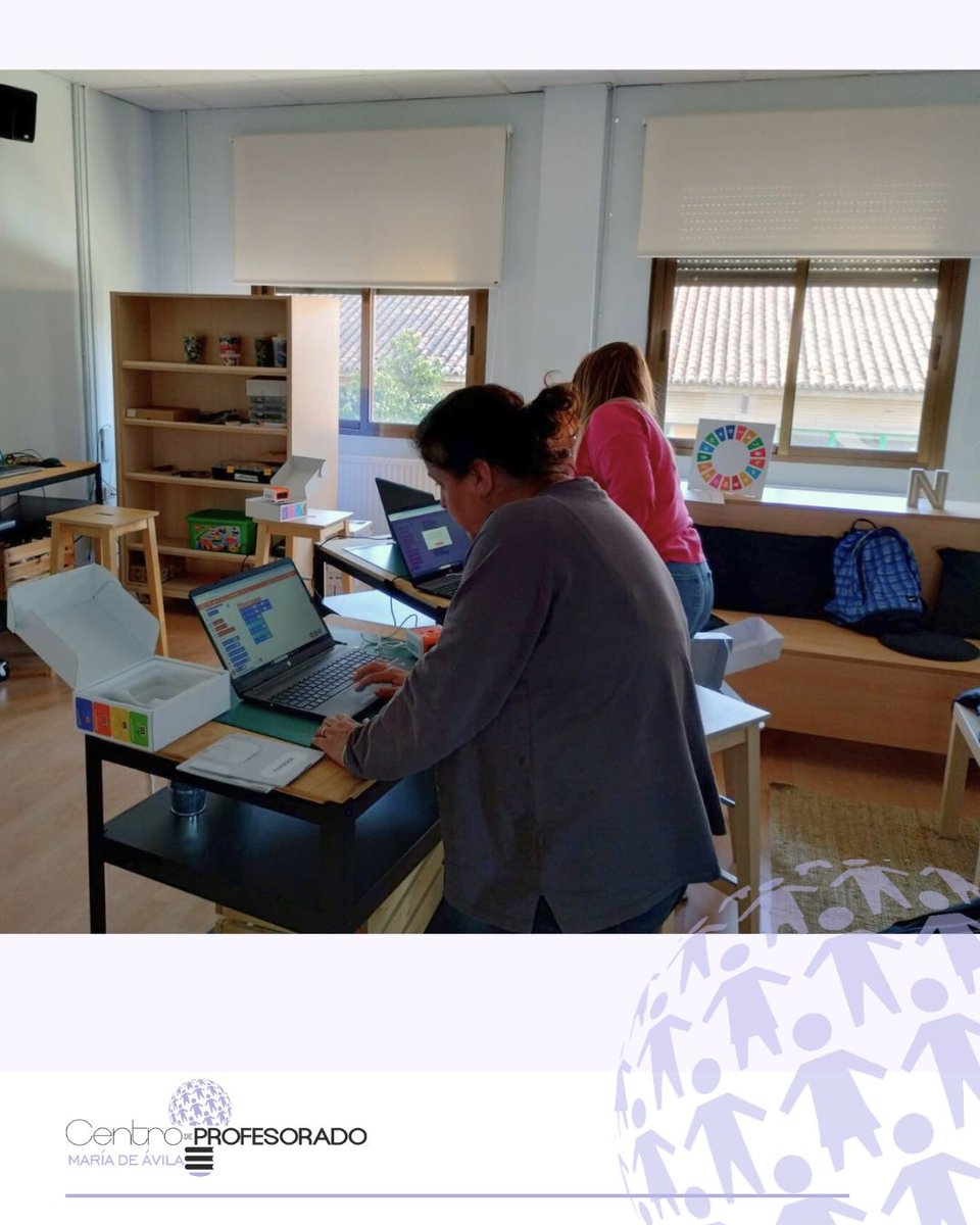 Introducción al pensamiento computacional y actividades desenchufadas en el ámbito educativo " y " VinciBot en el aula"