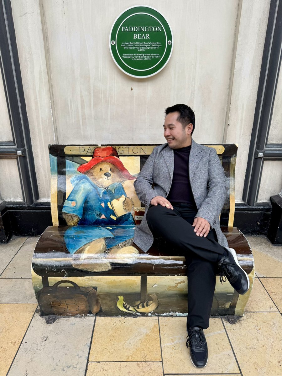 Renzo Guinto (@renzoguinto) on Twitter photo With my immigrant best friend, #PaddingtonBear, the original Labubu 🧸🐻🤪🤗
#PaddingtonStation #London #England #GreatBritain #UnitedKingdom 🚂🇬🇧 With my immigrant best friend, #PaddingtonBear, the original Labubu 🧸🐻🤪🤗
#PaddingtonStation #London #England #GreatBritain #UnitedKingdom 🚂🇬🇧