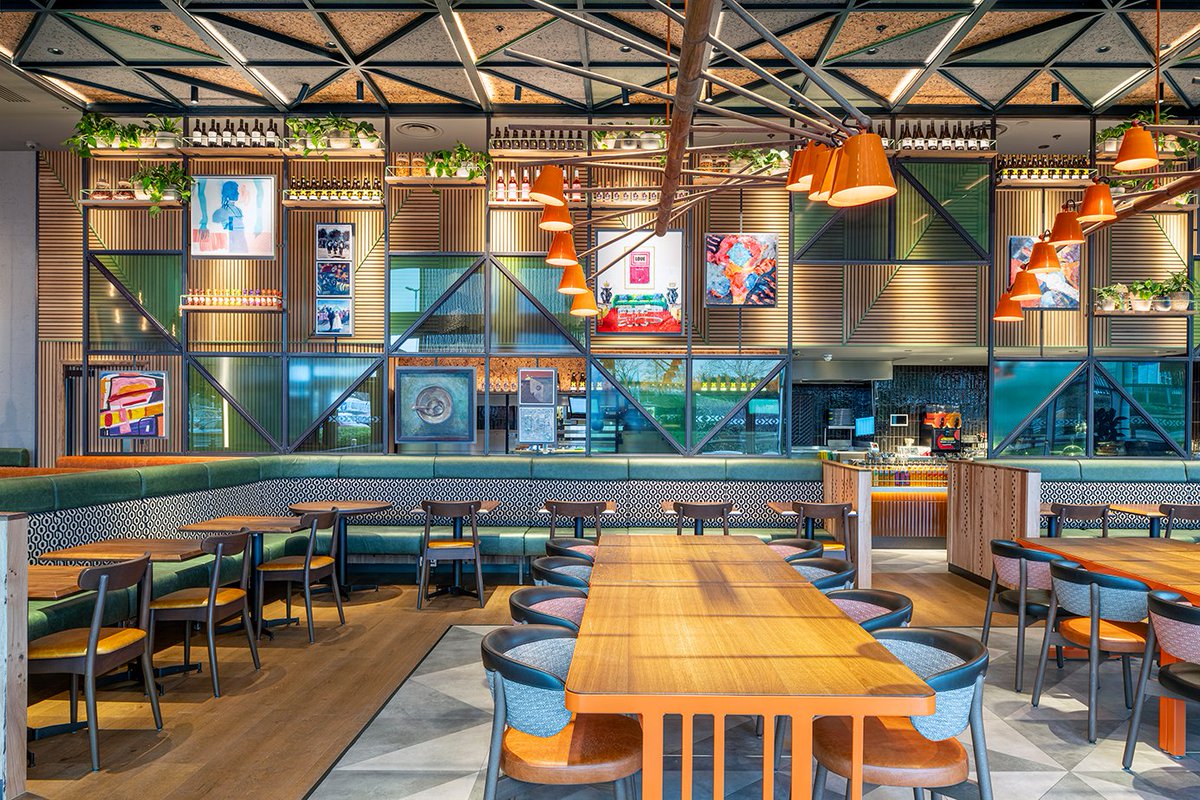 For the Kingston Park #restaurant Harrison specified a bespoke #light sculpture, made by <a href="/MashTDesign/">Mash.T Design Studio</a> , to run along the front window - as a shade from the sun - that transforms into a statement light in the far corner.
jonathanbanks.co.uk/news/a-distinc…
#photographer #photography #photo