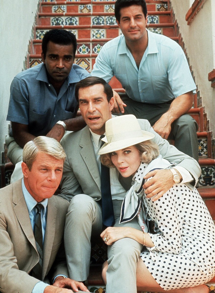hiddenliburua's tweet photo. Tu fais partie de mon équipe si tu sais ce que cette image signifie: Greg Morris, Peter Lupus, Barbara Bain, Martin Landau, Peter Graves. https://t.co/wWiZrH0ilE