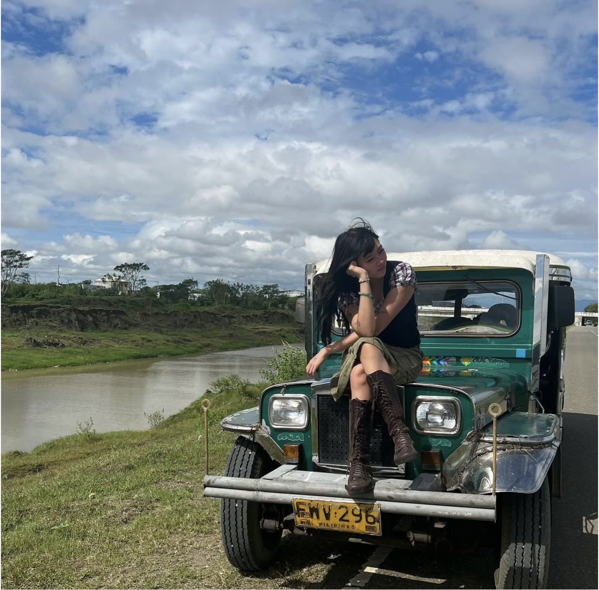 beabad00bee's tweet photo. bts from my trip to the philippines in 2023 🇵🇭
comin home in aug <3
additional show now added!! on sale tomorrow 
https://t.co/jqCJSkCMrl https://t.co/Sbfdxcjm47