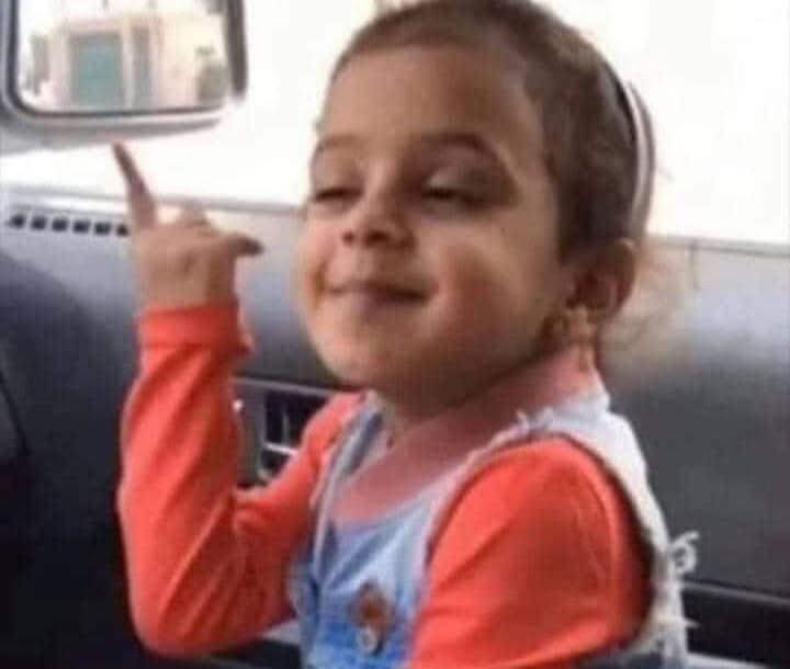 أنا إللي هيتجوزني مش محتاج مثنى وثلاث ورباع أنا عندي أنفصام ف الشخصية وهجنن أمه . 🤣🤣