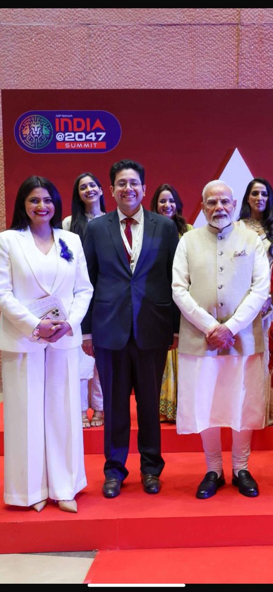 anchorjiya's tweet image. An honour to meet the Hon’ble Prime Minister 🙏 #NarendraModi #abpnetwork