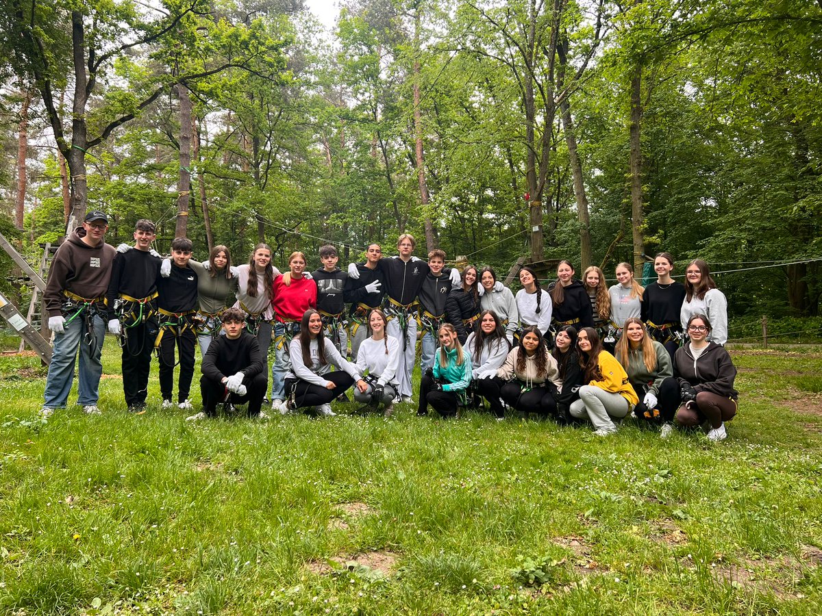 María Inmaculada PS (@fecmips) on Twitter photo 👋🏻🇩🇪🇪🇸🧗🏻♀️🪖💪🏻
Los chicos y chicas del #IntercambioAlemán lo están disfrutando de lo lindo.
Hoy, tenían preparado un circuito aventurero 100%.
¿Todo muy seguro, eh? Que está todo controlado.
#LanguageExchange
#Intercambio
#MontseAnaALaAventura
#experiencias
<a href="/colegiosfec/">FEC (Fundación Educación Católica)</a> 👋🏻🇩🇪🇪🇸🧗🏻♀️🪖💪🏻
Los chicos y chicas del #IntercambioAlemán lo están disfrutando de lo lindo.
Hoy, tenían preparado un circuito aventurero 100%.
¿Todo muy seguro, eh? Que está todo controlado.
#LanguageExchange
#Intercambio
#MontseAnaALaAventura
#experiencias
<a href="/colegiosfec/">FEC (Fundación Educación Católica)</a>