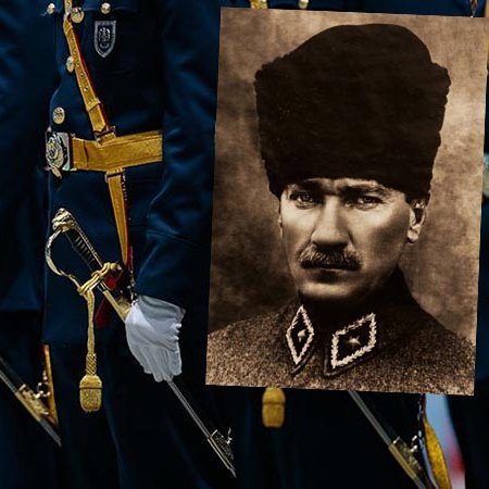 💥 10 Kasım 2023'te, yakasına Atatürk fotoğrafı takmayı reddeden teğmenin TSK'dan ihracı iptal edildi.

Ona tepki gösteren başka bir teğmenin ihracı ise hukuka uygun bulundu. (Müyesser Yıldız)