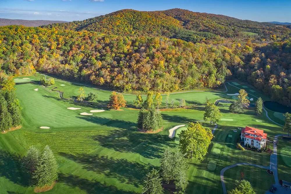 To determine his four picks on the Mount Rushmore of mountain golf courses, <a href="/tonyjdear/">Tony Dear</a> assessed the quality of the course, its tournament history, its significance/importance, its elevation and surroundings, how well-known it is, and a lot more.

linksmagazine.com/mount-rushmore…