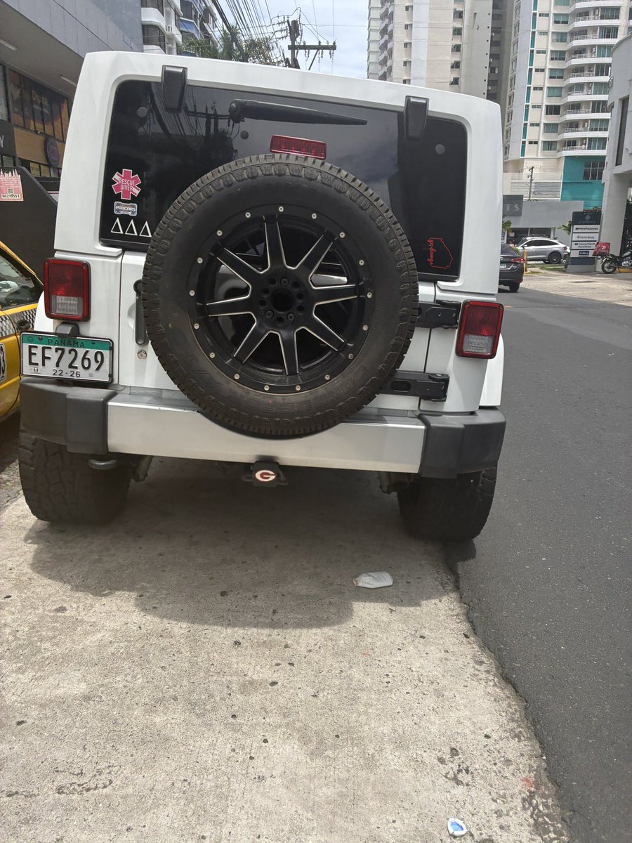 Las aceras en <a href="/JcSanFco/">Junta Comunal de San Francisco</a> 😭🆘