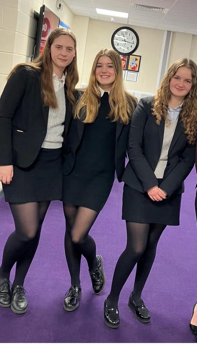Class of 2025 yearbooks are on their way to Switzerland for Elin, Riana and Anina! Thank you Miss Christie.
It was fabulous to have the girls with us for part of Year 12.