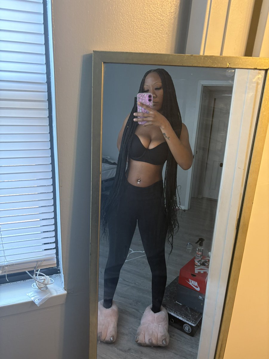 _xdlr's tweet image. Caption This 🫦