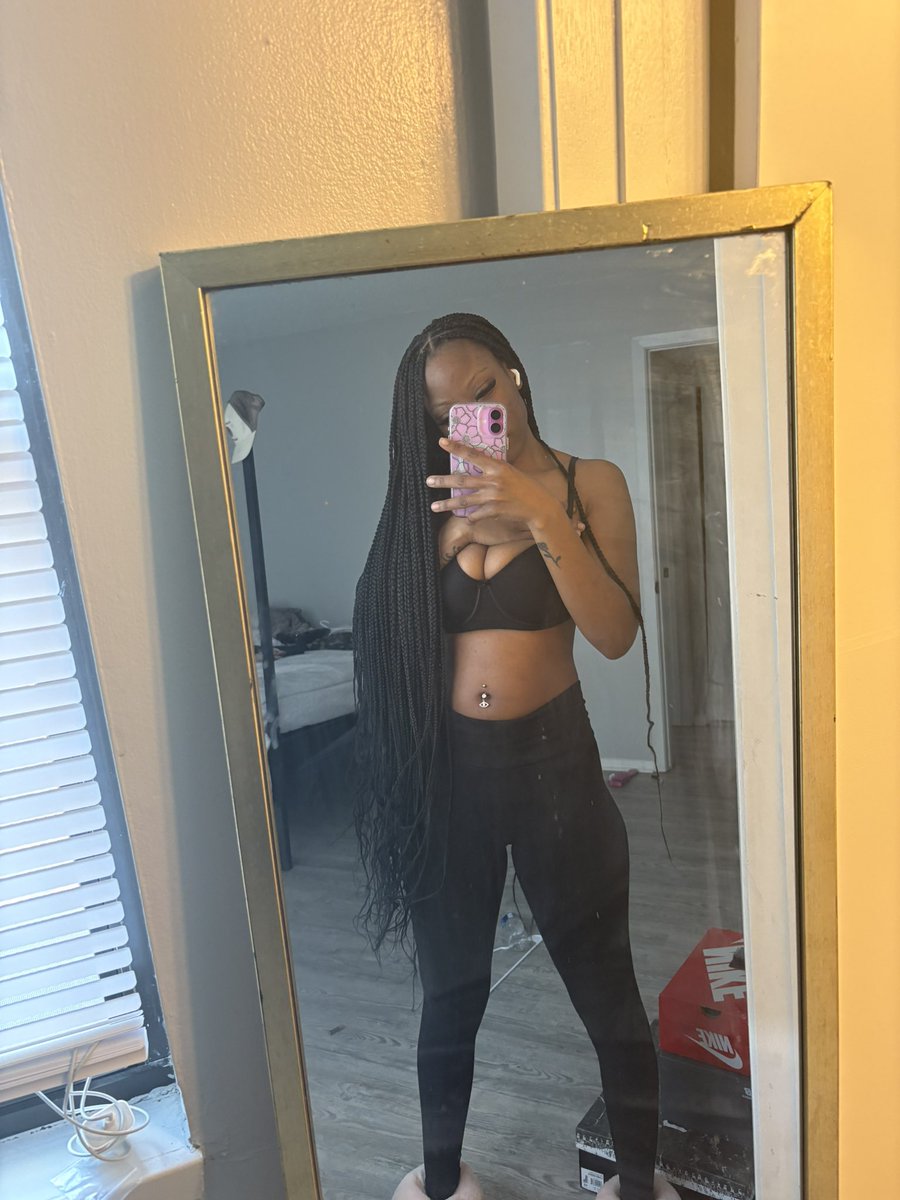 _xdlr's tweet image. Caption This 🫦