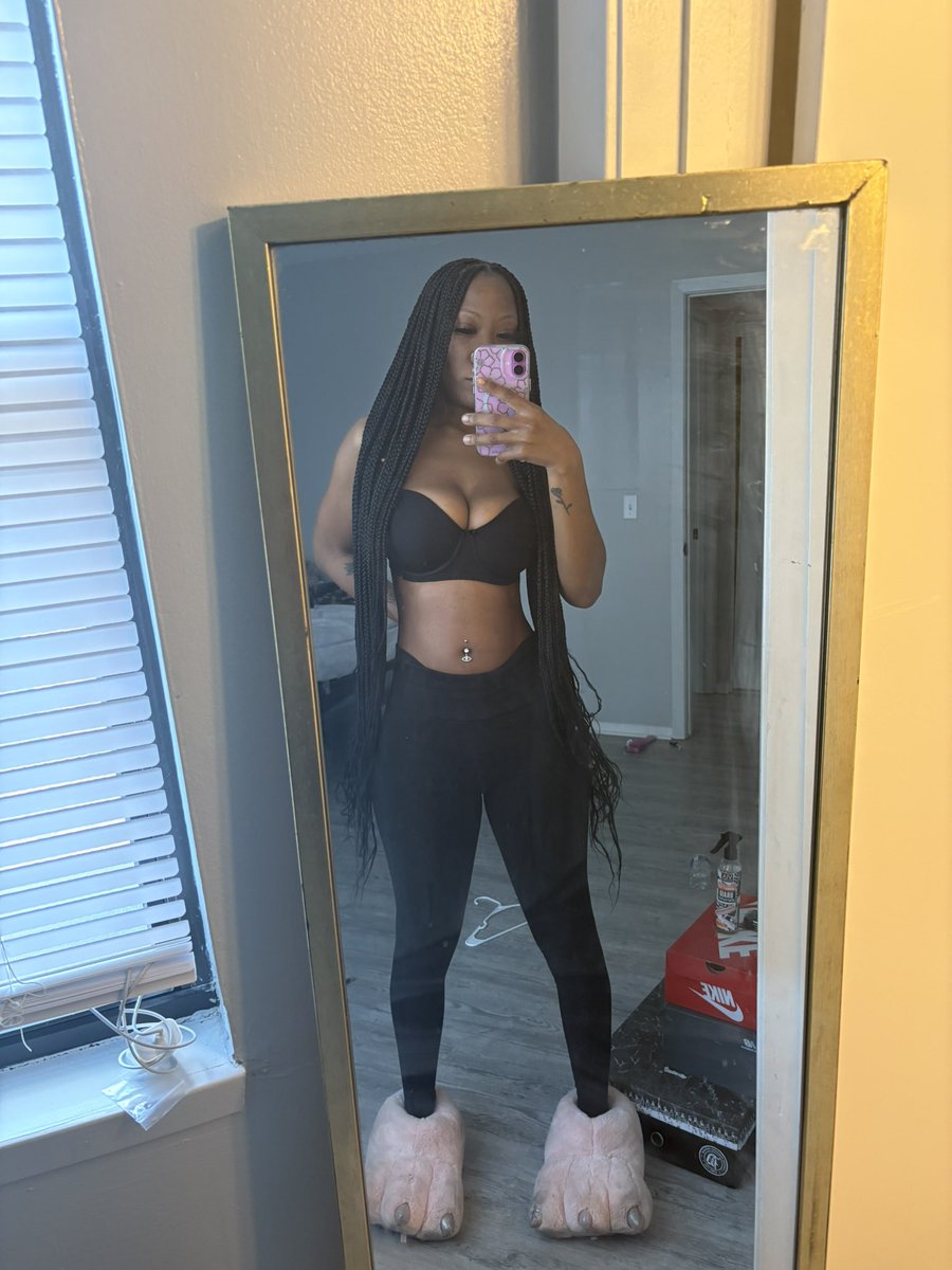 _xdlr's tweet image. Caption This 🫦