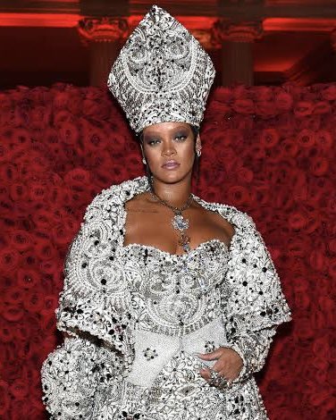 Yo el lunes experto en moda | Yo hoy experto en el cónclave y el catolicismo