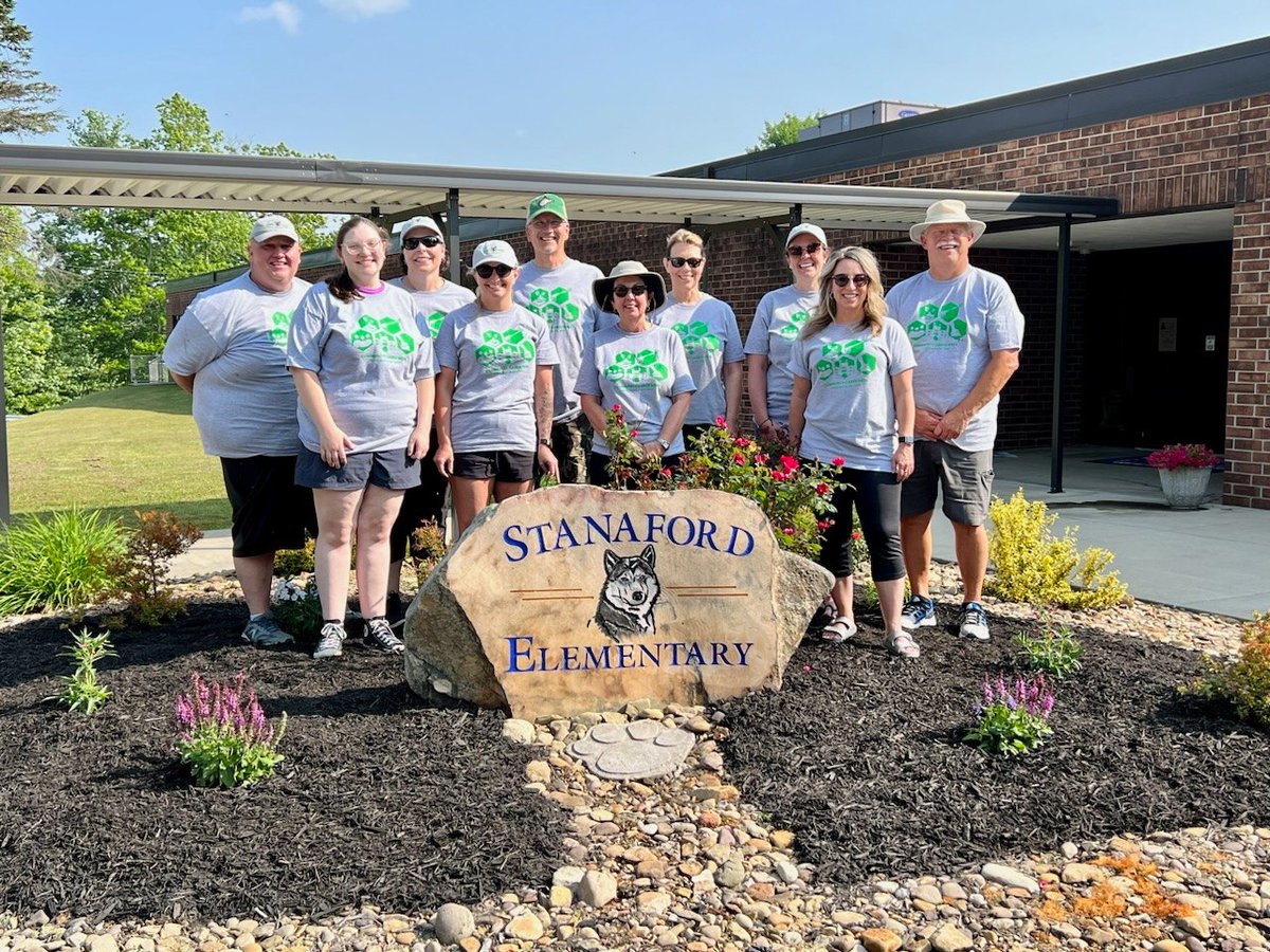 May 20-23 marks our fourth annual Community Cares Week! 💚

Now is your chance to make a difference. Whether you're on campus or can connect with alumni in your area, we invite you to show your Marshall pride by serving your community.

Sign up today ➡ marshall.edu/cares/