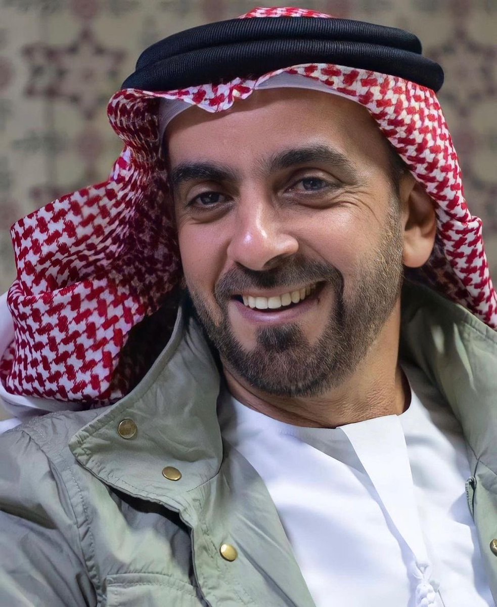 llss6ss1's tweet photo. يميـن الزّعـيم القــايد و سـيفه الـبتًّار . https://t.co/o2AO9c4Nns