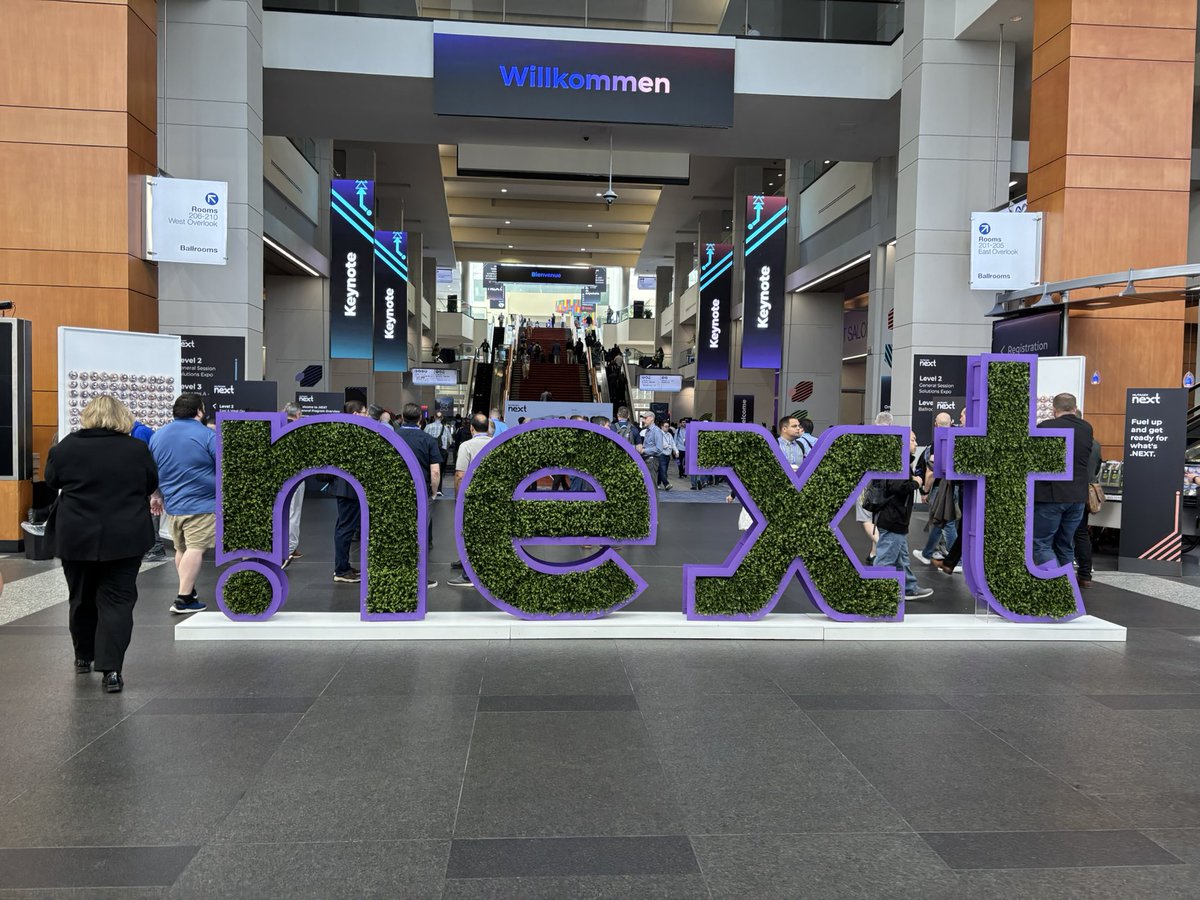 StBerth's tweet photo. Et voilà !  #NEXTconf 2025 ça commence maintenant et pour ceux qui n’auront pas pu faire le voyage à Washington pas d’inquiétude, on vous fera un recap prochainement ! https://t.co/5xe89mVKNx