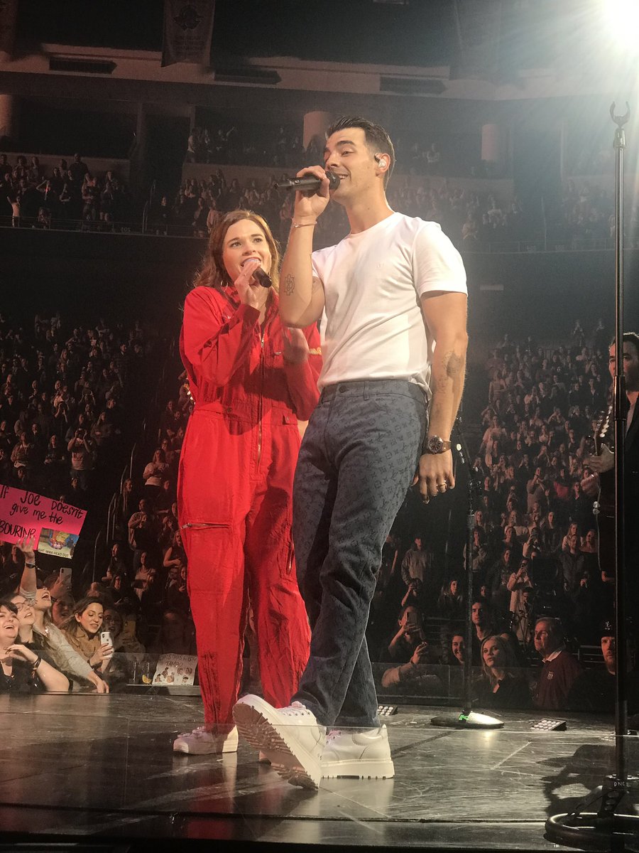 hannahlynn147's tweet photo. Honestly I just really NEED to watch @joejonas this evening at the @BluebirdCafeTN like this 🥹🩵🥲💛 #MFPWBIL If ANYONE has an extra ticket or can’t make it for ANY reason to the BlueBird cafe please please let me know ✨ https://t.co/dH3LRHpsfI