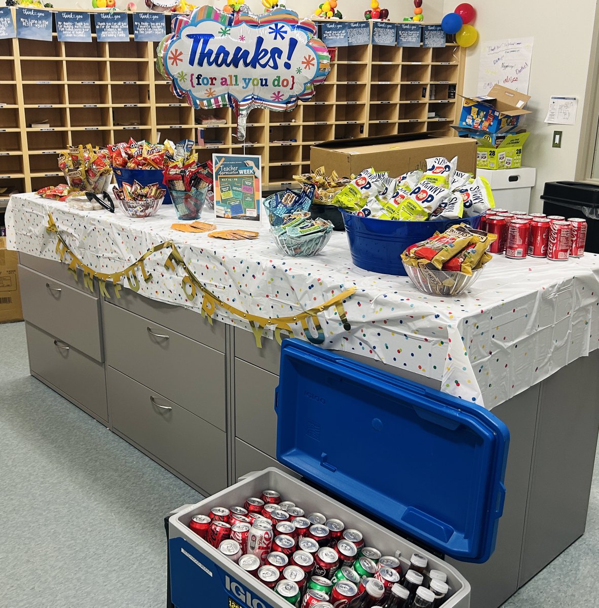 Beechwood Middle School (@beechwoodmiddle) on Twitter photo Beechwood Middle School PTO has spoiled us again! This was a wonderful surprise and treat to help get us going! Thank you to <a href="/clutchcoffeebar/">Clutch Coffee Bar</a> for the gift cards! We can't wait to come by and get some coffee!💙🫶🍎 #teacherappreciationweek #togetheratthebeech Beechwood Middle School PTO has spoiled us again! This was a wonderful surprise and treat to help get us going! Thank you to <a href="/clutchcoffeebar/">Clutch Coffee Bar</a> for the gift cards! We can't wait to come by and get some coffee!💙🫶🍎 #teacherappreciationweek #togetheratthebeech
