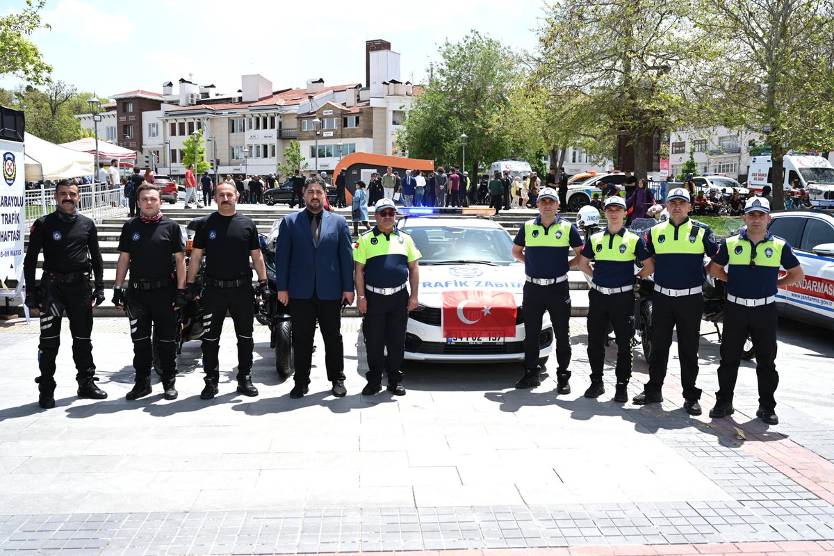 y_kzlaslan's tweet photo. "Bir Kural Bir Ömür"

Zabıta Dairesi Başkanlığı olarak Karayolu Trafik Haftası kapsamında Kültürpark ta düzenlenen etkinlikte yerimizi aldık. https://t.co/gKchZc8PSa