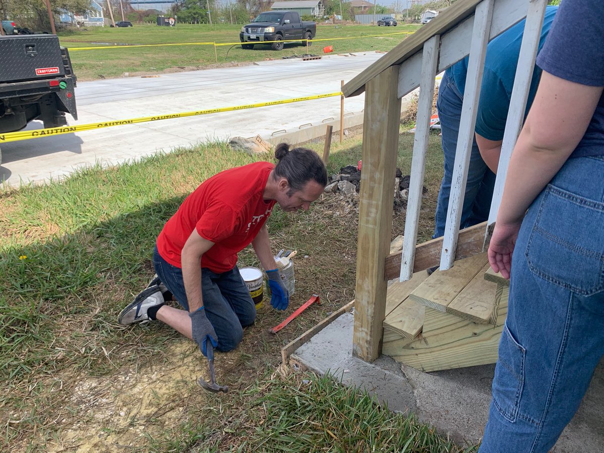 MarkKatarski's tweet photo. As my 12 yr journey at @setonhill ends Friday people ask my fondest memories
Two moments stand out
1 - Helping celebrate the 100th anniversary of varsity women's basketball
2 - Alternative Spring Break to rebuild homes in the Lower 9th Ward
Thank you to all!!
#HazardYetForward https://t.co/Q2sfH4bmMF