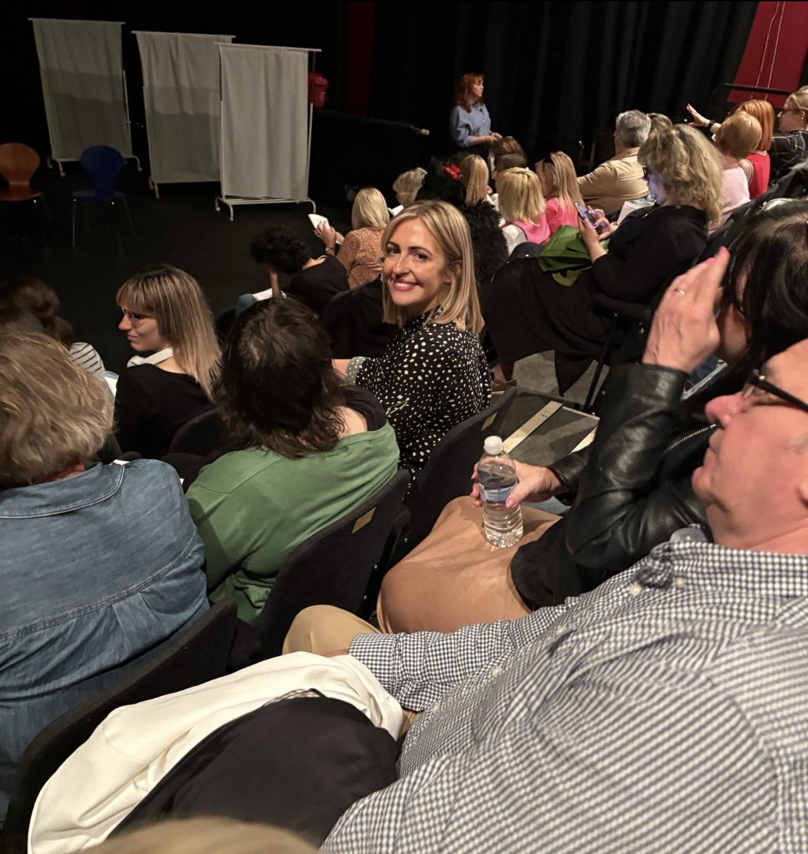 LoriDelRob's tweet image. I sat to watch my play, ‘A Waiting Game’. Huge part of 3y research to change #breastcancer narratives that are problematic. The 140 forms have clarified that it resonated with the audience. Proud of the team who brought the stories’ to light. Feedback says play must be seen.