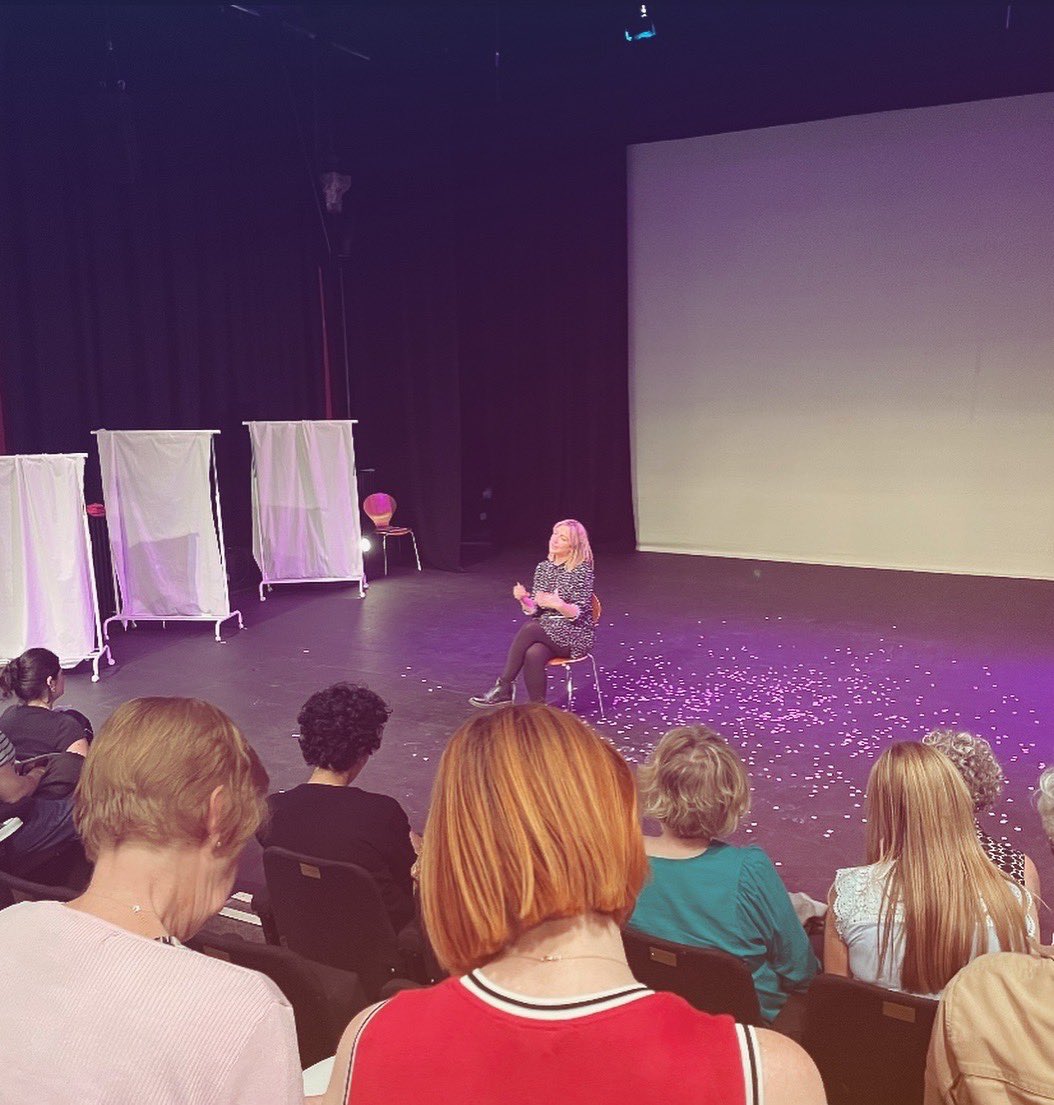 LoriDelRob's tweet image. I sat to watch my play, ‘A Waiting Game’. Huge part of 3y research to change #breastcancer narratives that are problematic. The 140 forms have clarified that it resonated with the audience. Proud of the team who brought the stories’ to light. Feedback says play must be seen.