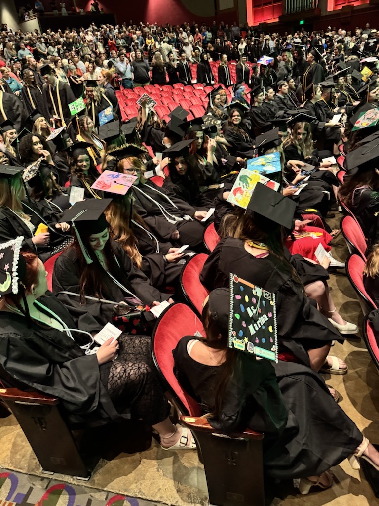 SenatorYoder's tweet image. What a night! I joined 1400+ Ivy Tech grads in Bloomington to celebrate a milestone full of resilience, ambition and the power of education.
Congratulations, Class of 2025 — you're building a stronger Indiana, one degree at a time. 💜
#IvyTech #ClassOf2025 #INForAll