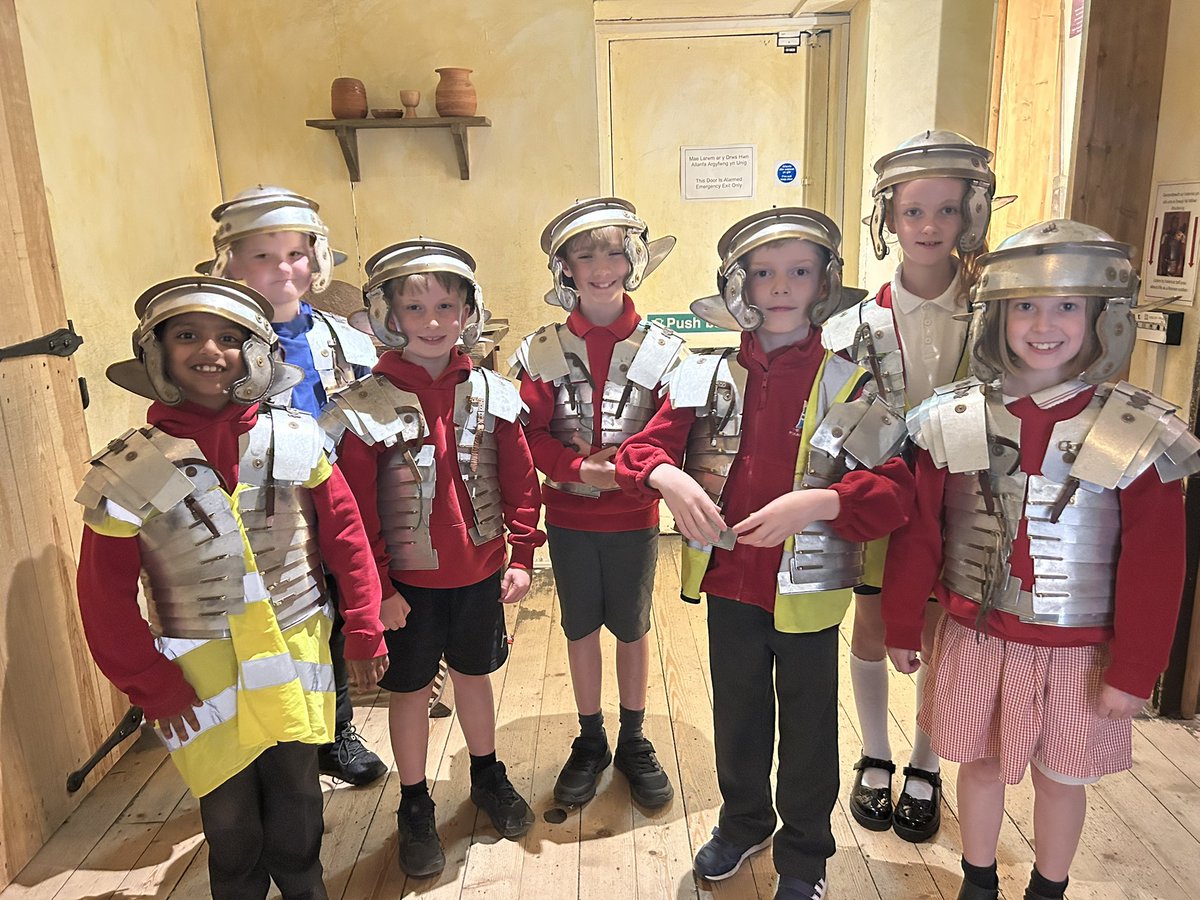 tyningsschool's tweet photo. Kingfishers class have had a wonderful time at Caerleon today! https://t.co/lpN1qfyLP0