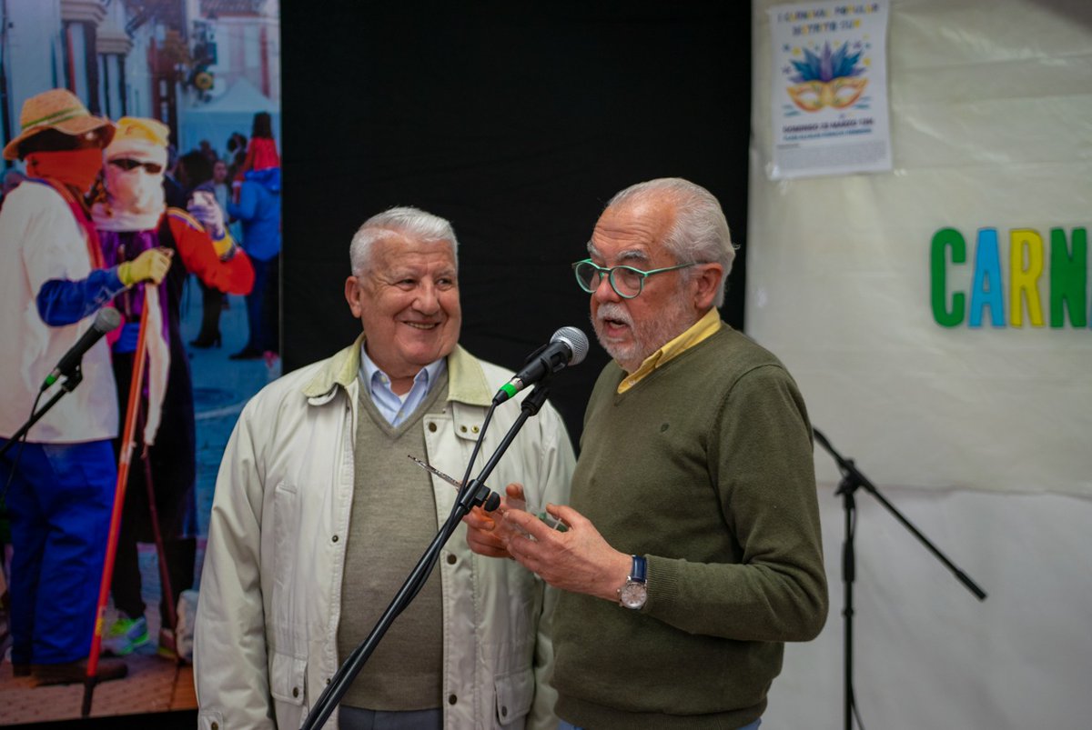 iusevillaciudad's tweet photo. Ha fallecido Paco Ávila, ex Presidente del mercado del Tiro de Linea y Presidente de los mercados de abastos de Sevilla.
Presidente de FEMASE.
Figura esencial en el activismo vecinal del Distrito Sur.
Nuestro más sentido pésame  a sus familiares, amigos y compañeros. https://t.co/yxJYfFXs6H