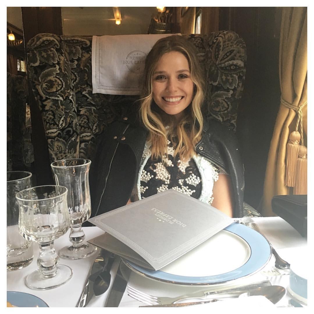 eolsenphotos's tweet image. pov: you're on a date with elizabeth olsen.