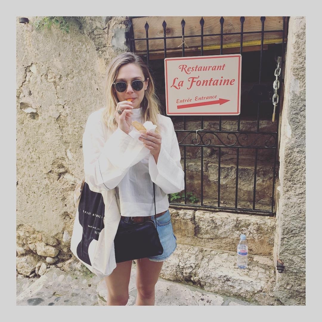 eolsenphotos's tweet image. pov: you're on a date with elizabeth olsen.