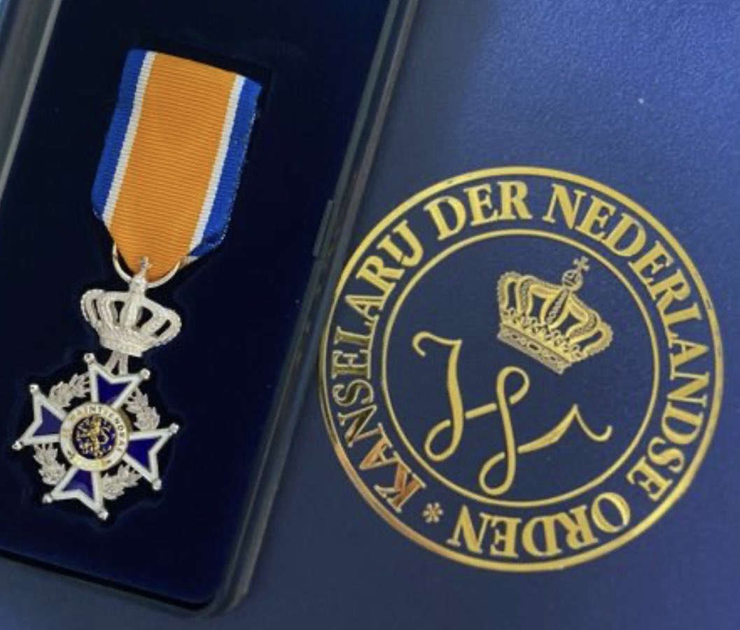 Wie verdient een onderscheiding? Wist u dat we in #Oudewater verschillende onderscheidingen hebben? Hiermee eren we onze inwoners. Meer weten over onze #stadspenningen #redderinnoodhartjes of de #koninklijkeonderscheidingen: 
oudewater.nl/onderscheiding…
oudewater.nl/Burgerparticip…
