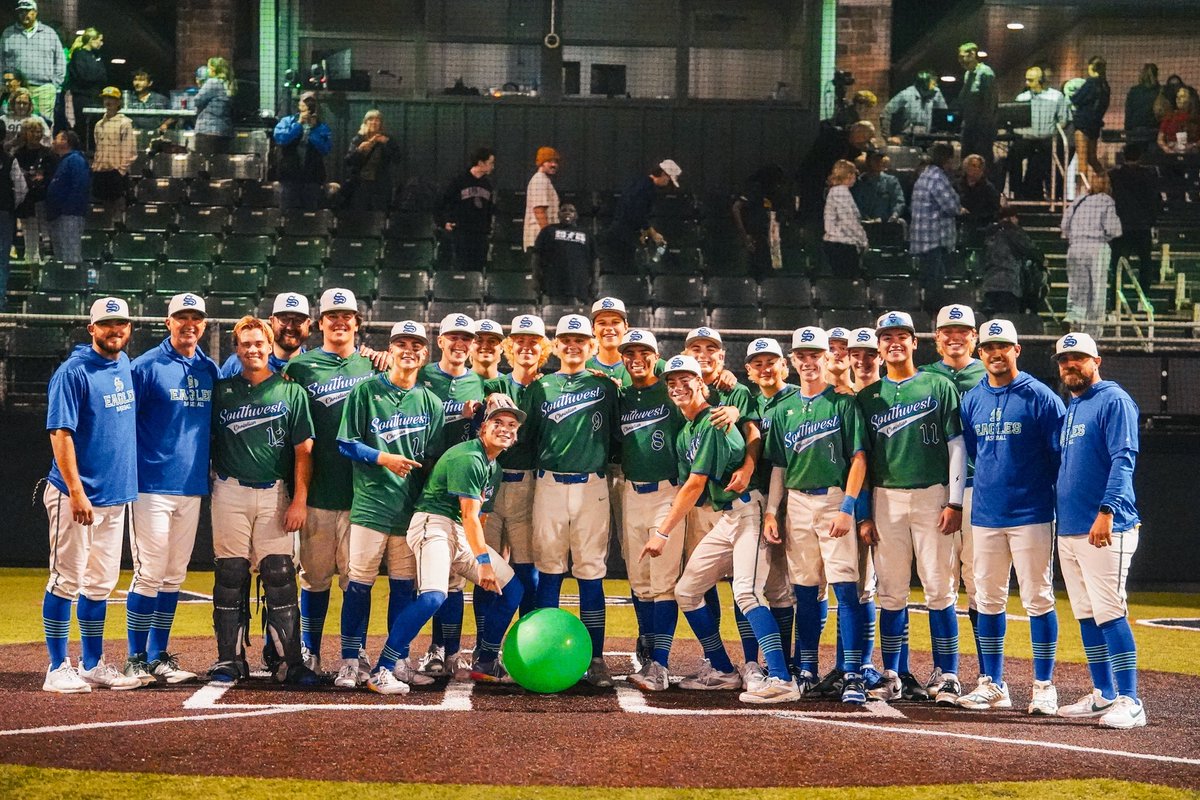 BrodyShotIt's tweet image. SCS R2 Dub ⚡️
@scs_athletics @SCSEagleBasebal @MaxCruise34 @FiveToolTexas @TxHS_Baseball @TXPSMedia @ewoe323