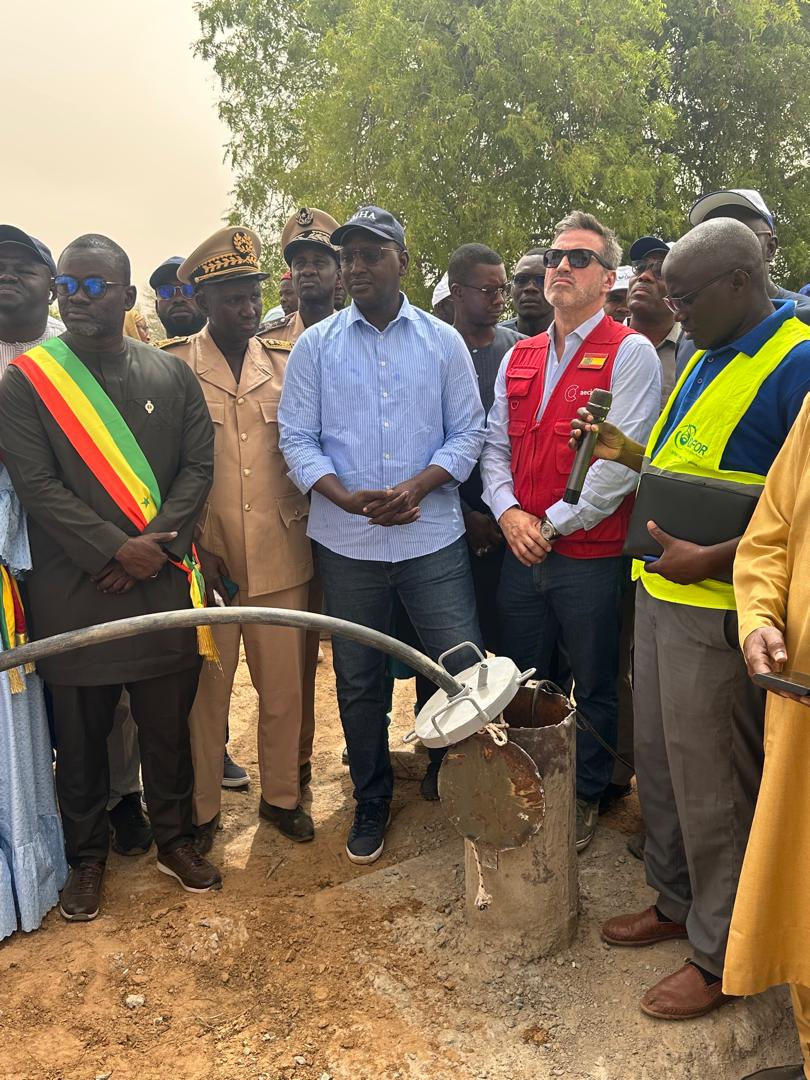 Visite du Coordinateur CoopEsp qui a accompagné le Ministre Hydraulique Assainissement <a href="/cheikhtdieye/">Cheikh Tidiane Dieye 🇸🇳🇸🇳</a> à Bakel (Tambacounda) au projet accès à l'💦 potable à + de 33.000 personnes de 32 villages du départment. <a href="/AECID_es/">AECID</a> réaffirme son engagement dans le secteur 💦