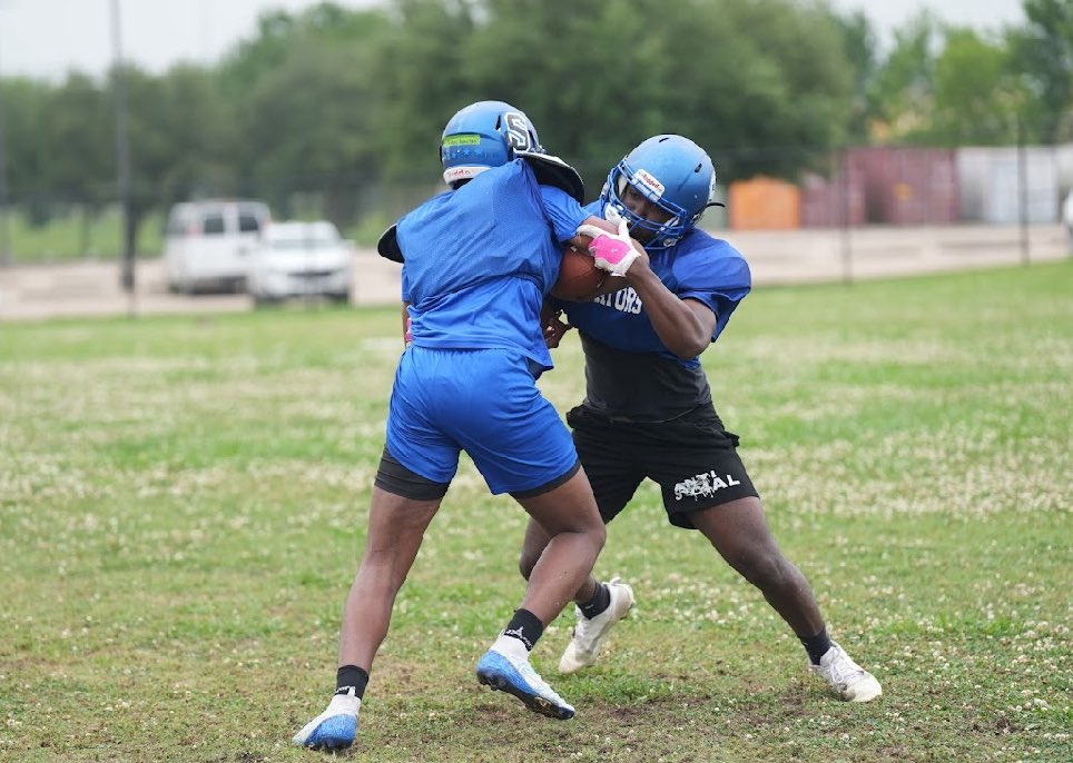 Bruce Hockless (@brucehockless55) on Twitter photo Good practice yesterday physical and fast🏎️
<a href="/FB_Sunnyside/">Recruit Sunnyside FB 🏈</a>
<a href="/CoachJayyRedd/">Coach JayyRedd</a>
<a href="/CoachJ_Johnson/">Coach Johnson</a> @Statz_G <a href="/Stewhastweets/">Stewart.Z/Coach Z</a> Good practice yesterday physical and fast🏎️
<a href="/FB_Sunnyside/">Recruit Sunnyside FB 🏈</a>
<a href="/CoachJayyRedd/">Coach JayyRedd</a>
<a href="/CoachJ_Johnson/">Coach Johnson</a> @Statz_G <a href="/Stewhastweets/">Stewart.Z/Coach Z</a>