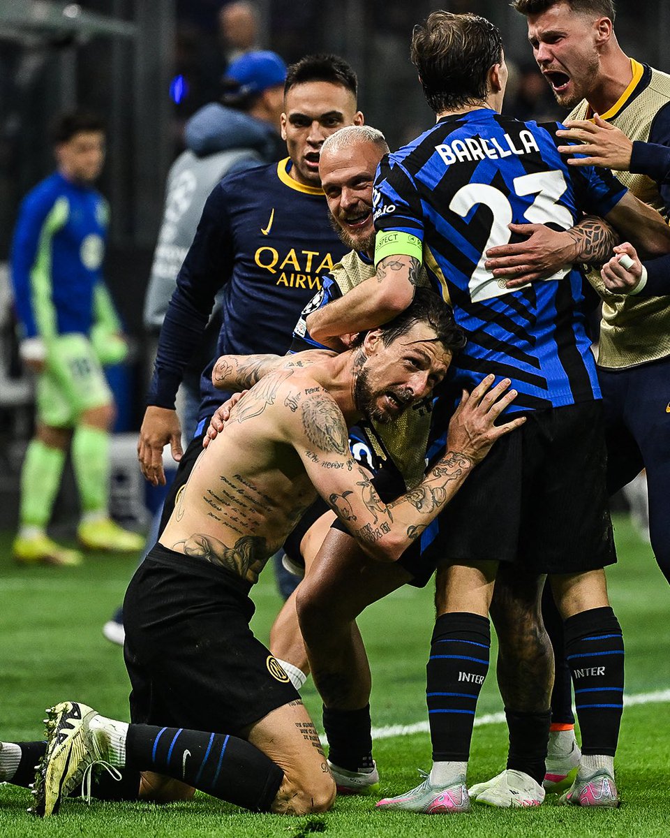 دیشب در ورزشگاه جوزپه مه‌آتزای میلان، یک داستان شگفت‌انگیز رقم خورد. بسیار شگفت‌انگیزتر از روال و نتیجه بازی که خود یکی از دراماتیک‌ترین بازی‌های تاریخ فوتبال اروپا بود. قهرمان داستان یک مرد ۳۷ ساله با ریشی پرپشت و اندام استخوانی است.

فرانچسکو آچربی، در سال ۲۰۱۲ پدرش را از دست