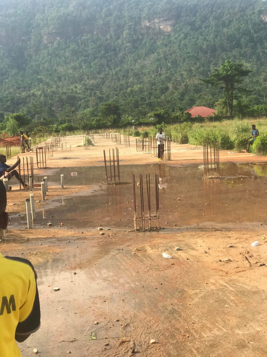 ThisisKwahu's tweet photo. Current state of Nkawkaw sport stadium 🏟️ 🤦
This is so sad…the leaders of Kwahu should bow down their heads in shame. Our club @Okwahu_Utd can use it for next season
#thisiskwahu https://t.co/rAV77IEA00