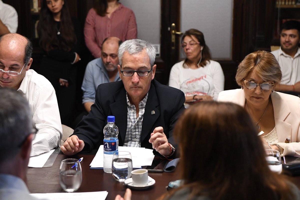 diputadoser's tweet photo. | Transparencia fiscal🤚🏻

📌 Las comisión de Hacienda, Presupuesto y Cuentas, presidida por @bruno_sarubi y Legislación General, a cargo del @a_marcelolopez dieron dictamen favorable por unanimidad al proyecto de adhesión al Régimen de Transparencia Fiscal al Consumidor✅ https://t.co/QyWcJD36E7