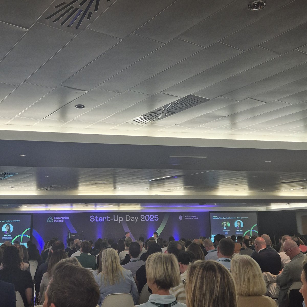 💫Jason Lynch, Equal1:

1️⃣Think Big – Don’t apologise for having bold ideas
2️⃣Embrace the 'No' – Read the room. Refine your pitch
3️⃣Understand Investor Signals –
🔹Technical milestones matter
🔹A credible team that can hire and inspire