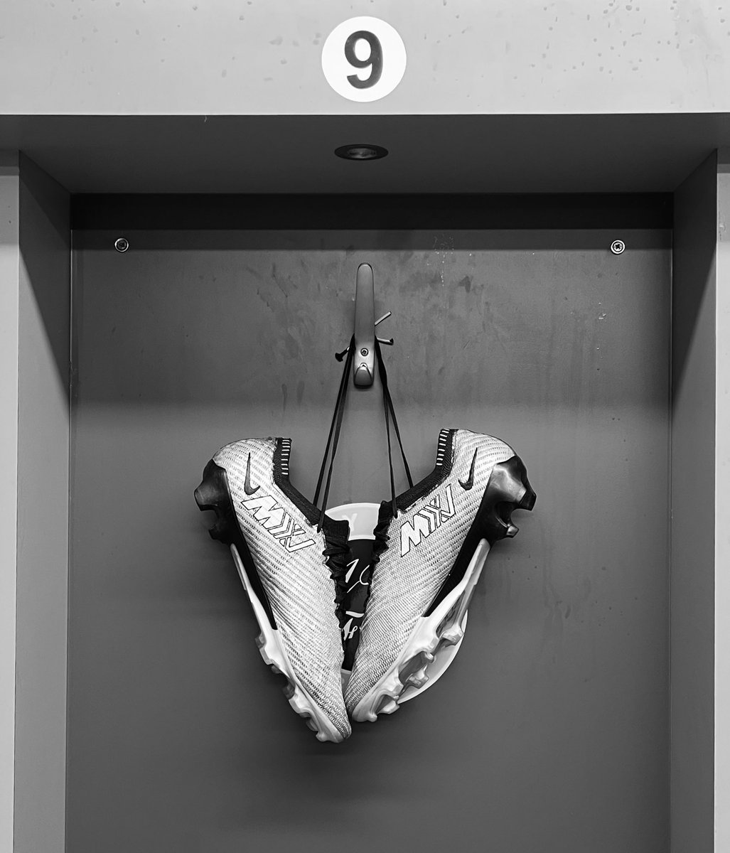 Not the result we wanted, but signing out in a cup final was a fitting way to call time after 20 years of senior football. I scored goals, won trophies, made lifelong friends &amp; traveled the world. Thanks to all my managers and teammates; time to let these hamstrings rest! ⚽️♥️