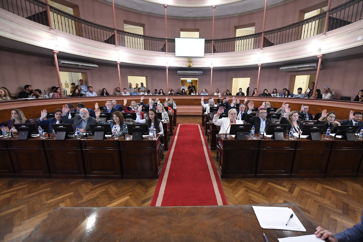 diputadoser's tweet photo. | 6ª SESIÓN ORDINARIA 🏛️

Protección ambiental y obras viales en agenda 🚧

👉🏻Se aprobó por unanimidad una ley que suma a la reserva municipal “La Chinita” al Sistema Provincial de Áreas Protegidas. Se trata de un espacio natural de 8,2 hectáreas con alto valor ecológico y social https://t.co/XW9fClHvUj