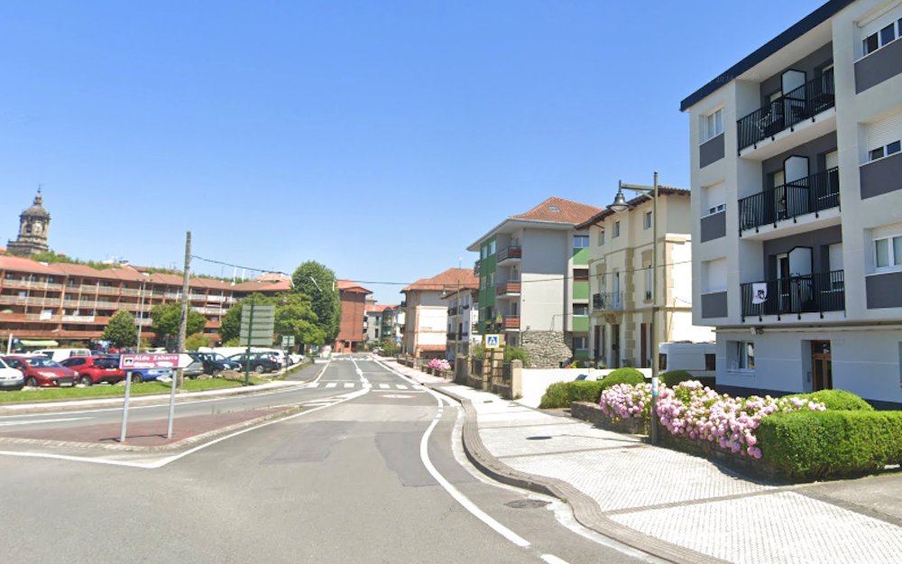 Etxebizitzaren Euskal Behatokiak Euskadin tenkatuta dauden eremuei buruzko txostenean sartu du Hondarribia. Hori dela eta,  PSE-EEk udalari eskatu dio Hondarribia eremu tenkatu izendatzeko eskaera egin diezaiola Eusko Jaurlaritzari.

#Hondarribia
bidasoa.hitza.eus/2025/05/07/pse…