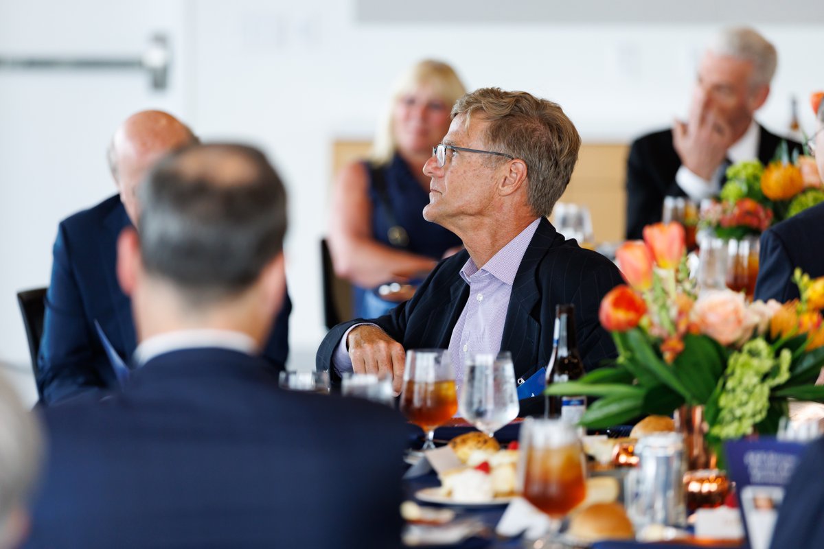 ECEflorida's tweet image. Proud to celebrate Bud Deffebach (BSEE '88), inaugural recipient of the ECE Distinguished Alumni Award for Entrepreneurship! As co-founder of @swellstartups on Florida’s Space Coast, he’s helped entrepreneurs raise over $150M. ow.ly/R0YO50VM3Cj 👏 Congratulations, Bud!